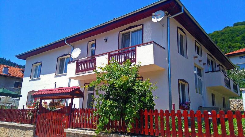 guesthouse_meraklii1.jpg